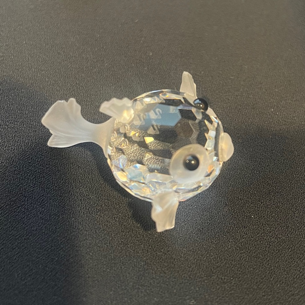 Swarovski Crystal Glass Puffer Fish Figurine - Clear Art No. 7644 with box.
